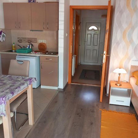 Lavender Apartment Heviz Bagian luar foto