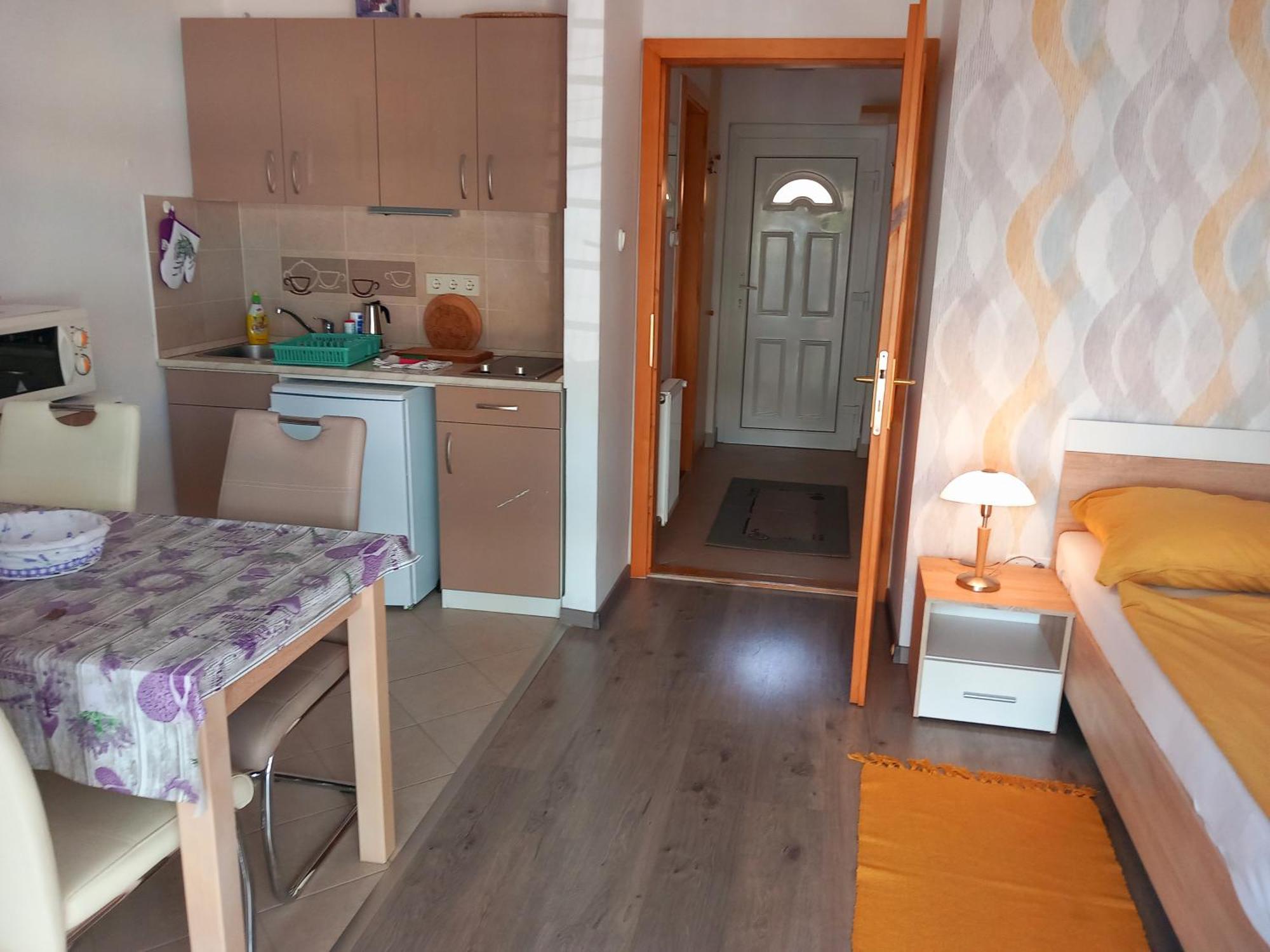 Lavender Apartment Heviz Bagian luar foto